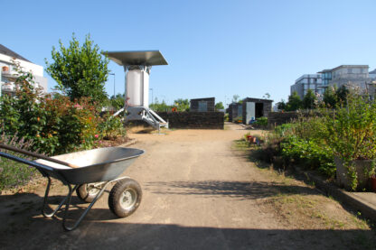 PLUV, collecteur-réservoir collectif d'eau pluviale installé au sein des jardins partagés des Hauts de Saint Aubin à Angers