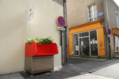 Uritrottoir | Urban dry urinal installed on rue Dugast-Matifeux in Nantes