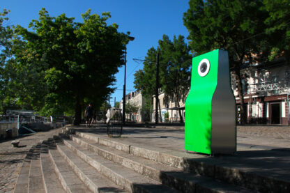 BOB | Tactical glass collector installed on the Quai de Versailles in Nantes