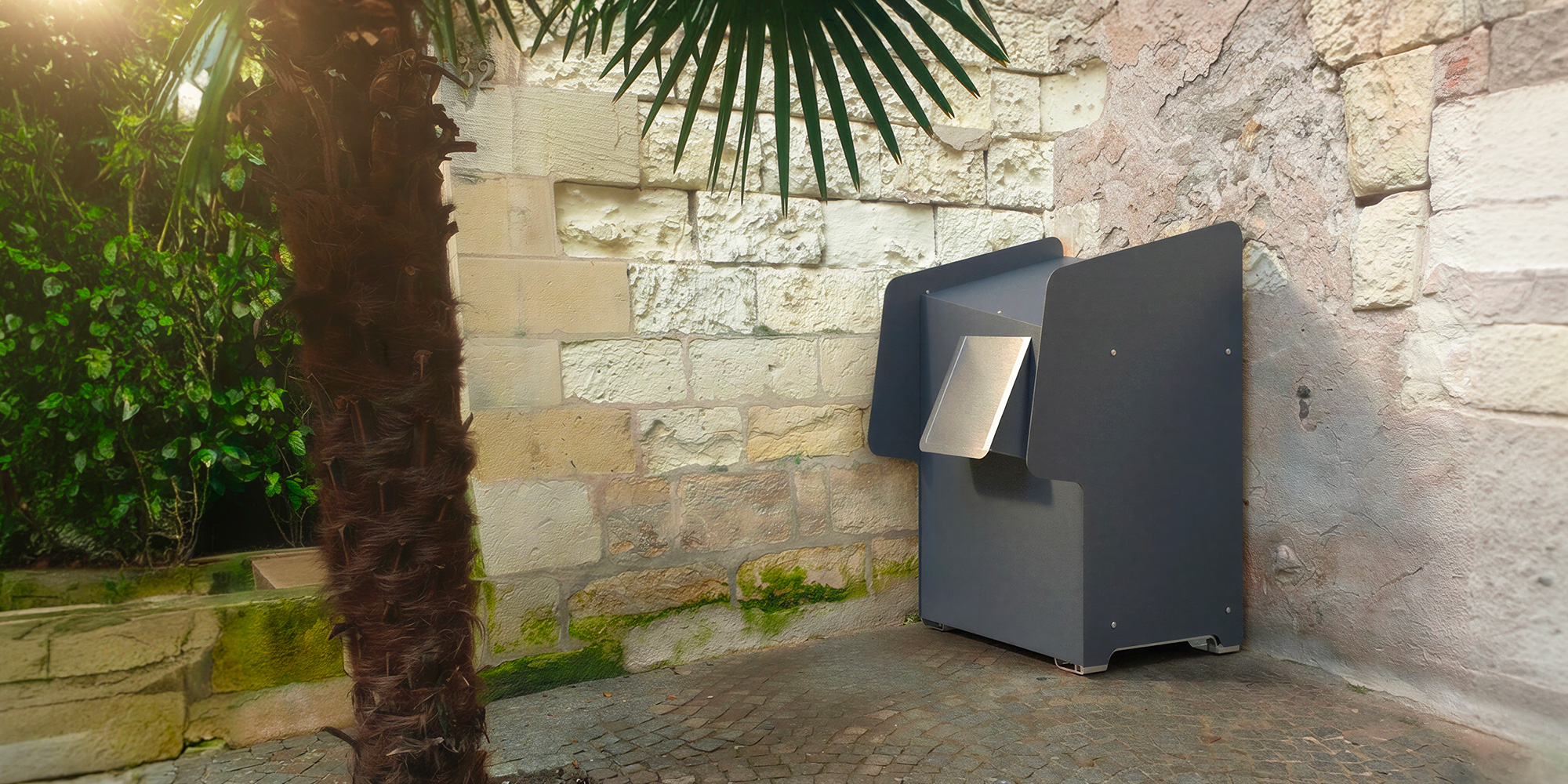 Uritrottoir Maxi installé dans un angle de rue à l’abri des regards